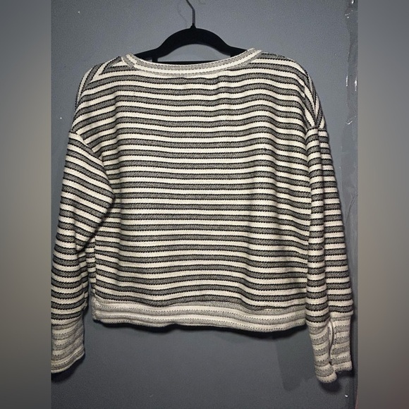 Jessica Simpson Juniors' Geena Striped Bubble-Sleeve Top, size large - Picture 5 of 5